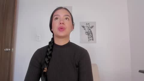 Snapshot of hanna_risso chatting on February 2026 05:03:01 PM HANNA online show from February 2026 05:03:01 PM