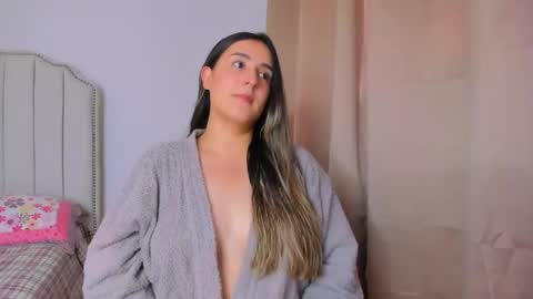 Hanna online show from November 2025 08:44:01 PM