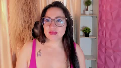 hannabackerr online show from April 2026 11:56:01 AM