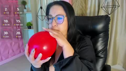 hannabackerr online show from May 2026 11:37:02 AM