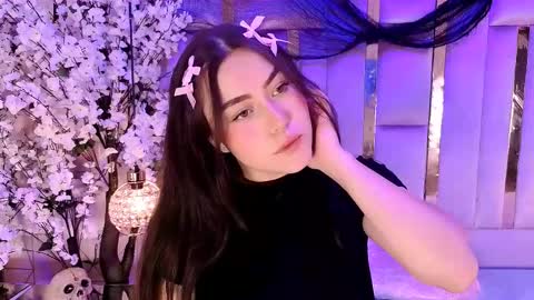 hannacollins_2 online show from November 2025 12:59:02 PM