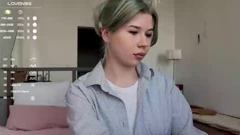 Snapshot of hannah_allin chatting on February 2025 12:14:02 PM Hannah Allin online show from February 2025 12:14:02 PM