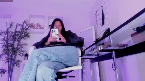 HANNAH HOWELL online show from June 2026 09:30:01 AM