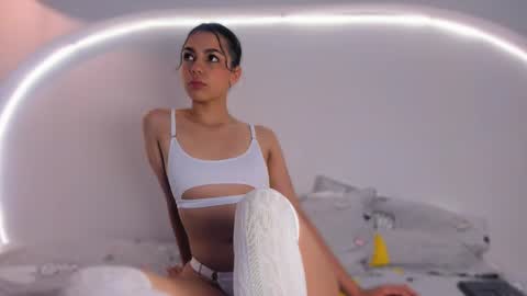 Snapshot of hannah_jet chatting on January 2026 02:10:01 PM hannah_jet online show from January 2026 02:10:01 PM