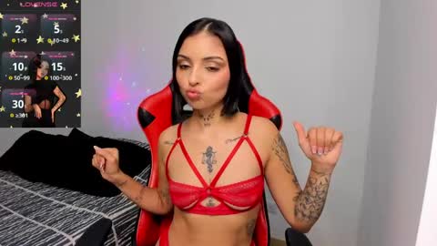 Snapshot of hannah_miltonn chatting on May 2026 07:43:01 PM Hannah Milton online show from May 2026 07:43:01 PM