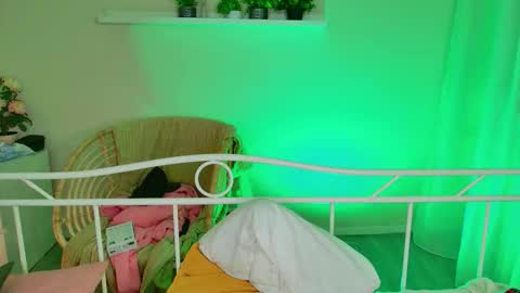 Snapshot of hannah_warren chatting on January 2026 02:48:02 AM Kamila online show from January 2026 02:48:02 AM