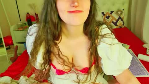 Snapshot of hannah_warren chatting on February 2026 10:30:02 PM Kamila online show from February 2026 10:30:02 PM