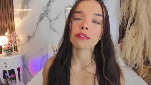 Hannahill69 online show from November 2025 04:55:02 AM