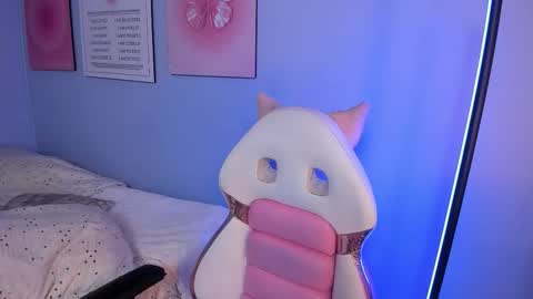 Snapshot of hannahpage chatting on March 2026 12:33:01 PM Hannah online show from March 2026 12:33:01 PM