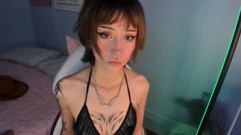 Snapshot of hannahpage chatting on April 2026 12:30:02 PM Hannah online show from April 2026 12:30:02 PM