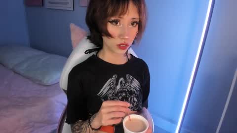 Snapshot of hannahpage chatting on April 2026 12:31:01 PM Hannah online show from April 2026 12:31:01 PM
