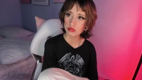 Snapshot of hannahpage chatting on April 2026 05:30:01 PM Hannah online show from April 2026 05:30:01 PM