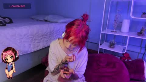 Snapshot of hannahpage chatting on May 2026 12:34:02 PM Hannah online show from May 2026 12:34:02 PM