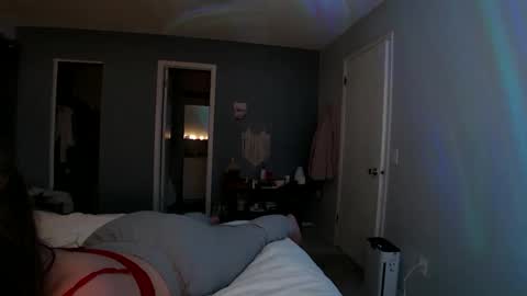 Hanna  Bananas online show from January 2025 06:49:01 AM