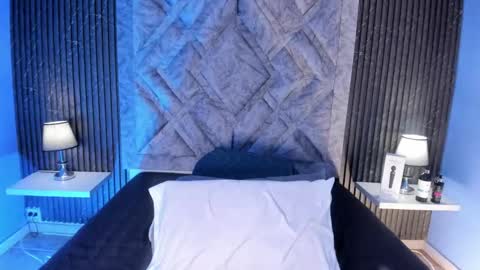 hannyk_ online show from March 2026 11:37:01 AM