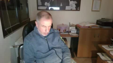 Snapshot of hanscooper chatting on December 2024 04:17:01 PM hanscooper online show from December 2024 04:17:01 PM