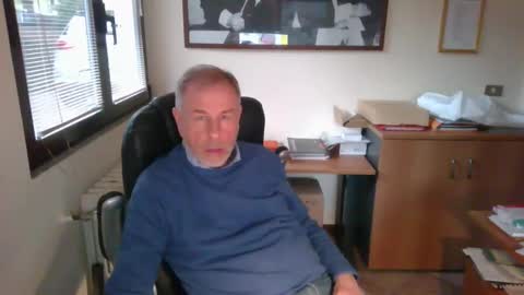Snapshot of hanscooper chatting on January 2025 03:33:02 PM hanscooper online show from January 2025 03:33:02 PM