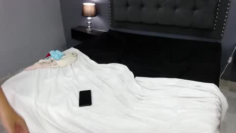 hanyo_and_cattie online show from December 2024 05:33:01 PM