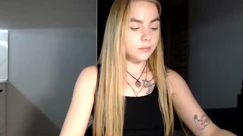 happy_fox_ online show from January 2025 08:42:01 PM