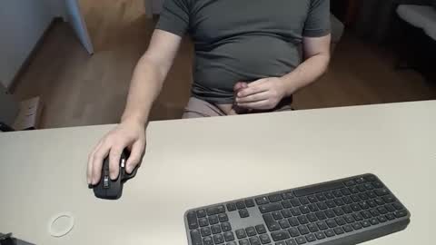 Snapshot of happybugger chatting on December 2025 11:08:01 AM Cum for you online show from December 2025 11:08:01 AM