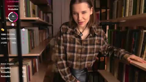 Evy  online show from December 2025 01:48:02 AM