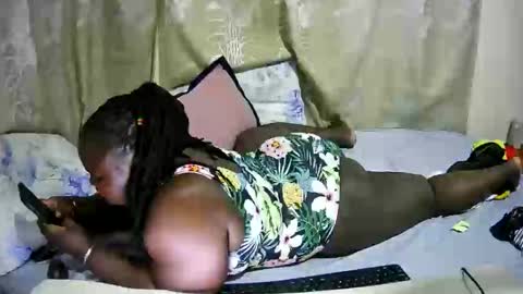 happysonia online show from April 2026 10:43:01 PM