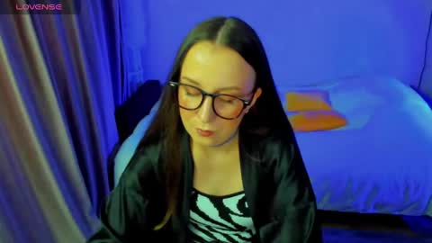 Stephanie online show from June 2026 07:09:02 PM