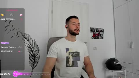 Snapshot of hard_chriss chatting on April 2026 06:20:01 AM Hard Cock online show from April 2026 06:20:01 AM