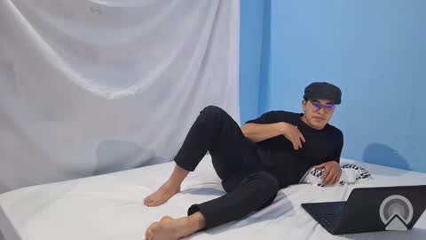 Snapshot of hardin_rojas chatting on June 2026 11:40:01 PM hardin_rojas online show from June 2026 11:40:01 PM