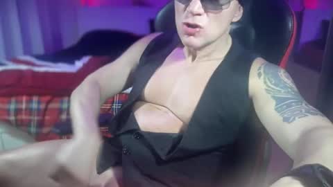 Snapshot of hardmattsteel chatting on February 2025 01:32:02 AM MATTSTEEL - ITALIAN STALLION online show from February 2025 01:32:02 AM