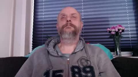 MrLazy online show from February 2026 04:25:01 PM