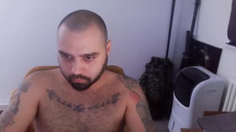 Snapshot of hardschwan chatting on February 2026 09:44:02 PM hardschwan online show from February 2026 09:44:02 PM