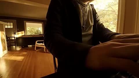 Tom online show from October 2025 11:05:02 PM