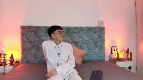 H A R I   A N D R E online show from January 2026 01:13:02 PM