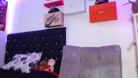 harley_quinnn111 online show from February 2025 07:31:02 PM