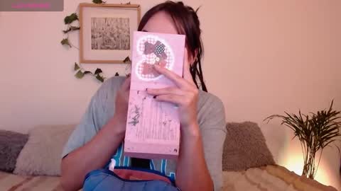 Snapshot of harmonyy01 chatting on February 2025 03:59:01 AM Harmony Please help me to reach 100 thumbs up online show from February 2025 03:59:01 AM