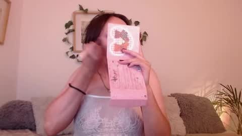 Snapshot of harmonyy01 chatting on February 2025 02:39:01 AM Harmony Please help me to reach 100 thumbs up online show from February 2025 02:39:01 AM