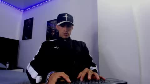 harold_999 online show from November 2025 02:57:02 AM