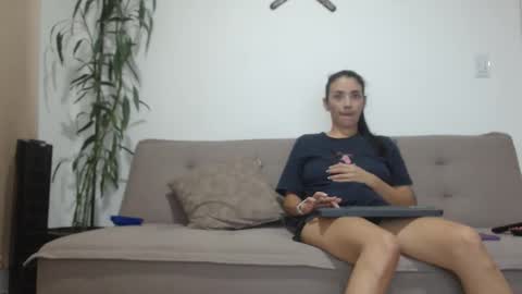 Snapshot of harrycum4you chatting on April 2026 03:09:01 AM hannaandharri online show from April 2026 03:09:01 AM
