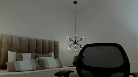 Snapshot of harryy_joness chatting on February 2025 05:26:02 PM Harry Jones online show from February 2025 05:26:02 PM