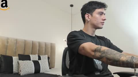 Snapshot of harryy_joness chatting on March 2025 05:34:02 PM Harry Jones online show from March 2025 05:34:02 PM