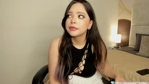 Snapshot of has_gonzalezz chatting on April 2026 04:19:01 AM has_gonzalezz online show from April 2026 04:19:01 AM