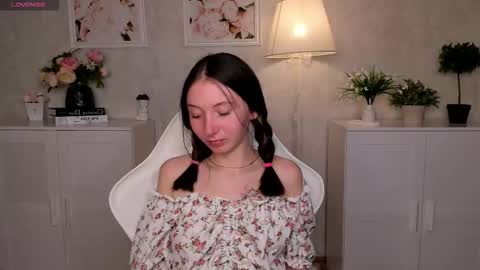 Lola online show from October 2025 09:41:02 AM