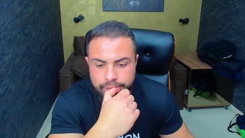 HayesWood online show from October 2025 05:33:01 AM