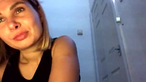 Hayle online show from October 2025 12:57:01 AM