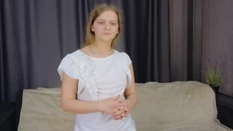 Snapshot of hazeelariel chatting on March 2026 04:45:02 PM Jenny online show from March 2026 04:45:02 PM