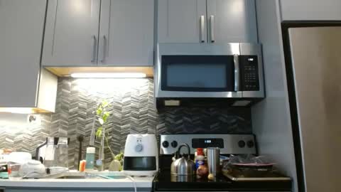 Hazel online show from February 2025 05:57:01 PM