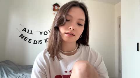 Snapshot of hazelhartshorn chatting on April 2026 10:39:02 AM Kira online show from April 2026 10:39:02 AM