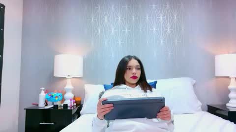 Snapshot of hazelmoret chatting on February 2026 03:26:02 PM HazelMoret online show from February 2026 03:26:02 PM