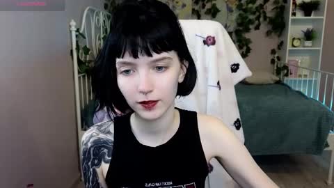 hazeltompson online show from November 2025 08:29:01 PM